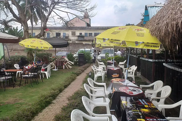 Cameroun, restaurant, Nkongsamba, Ô VILLAGE BANTOU